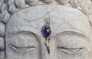 batu kristal deity